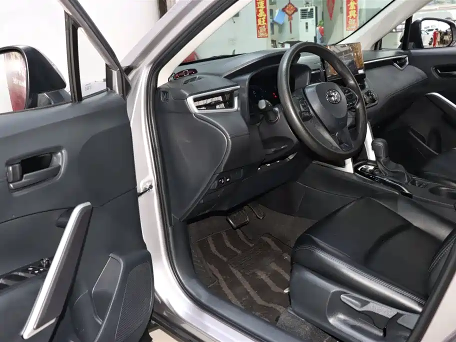 Toyota Corolla Cross 2025 — фото 8