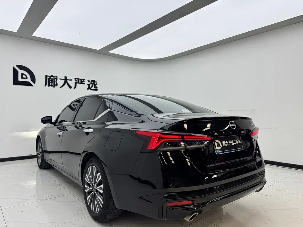 Nissan Teana 2024