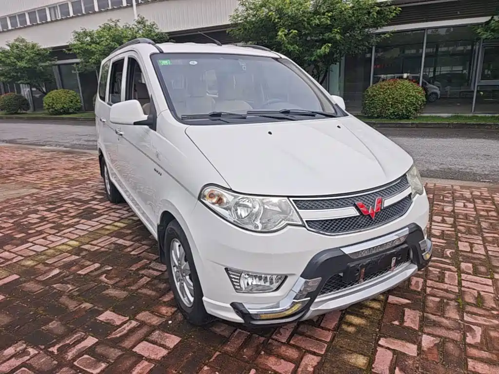 Wuling Hongguang 2016 — фото 22