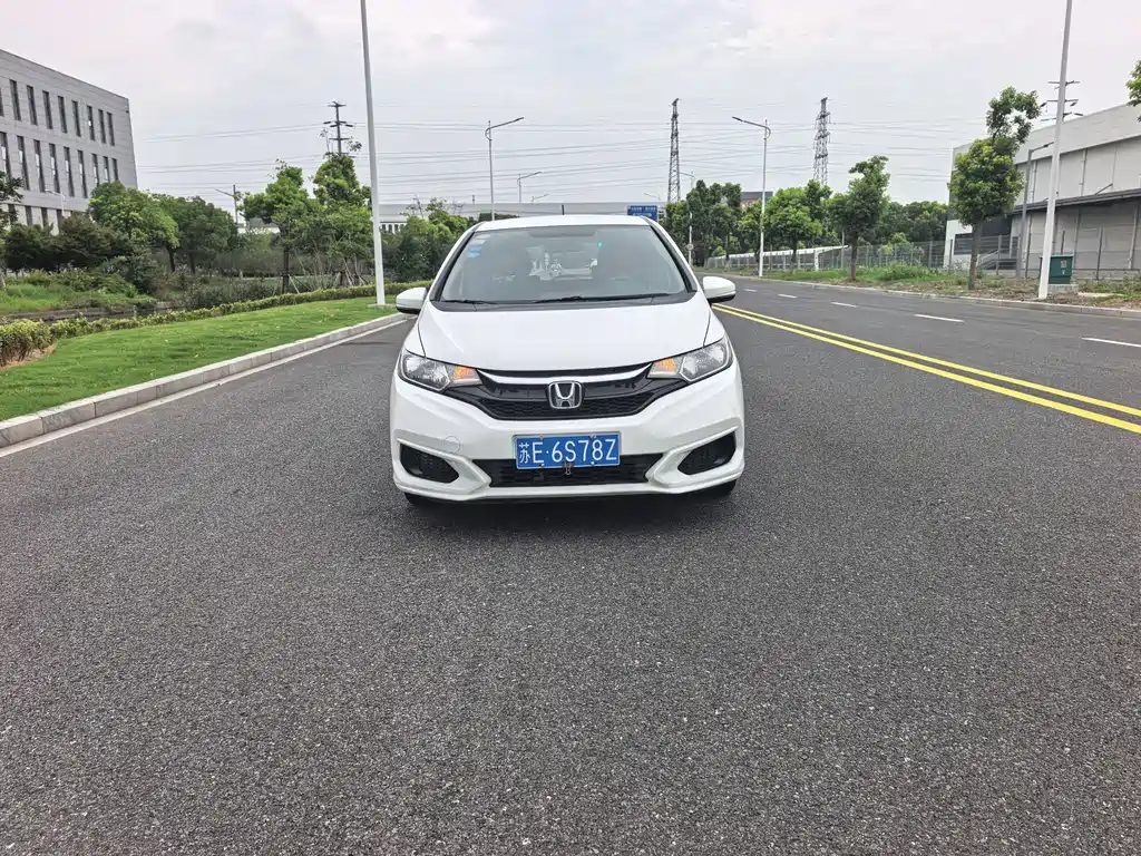 Honda Fit 2018 — фото 2