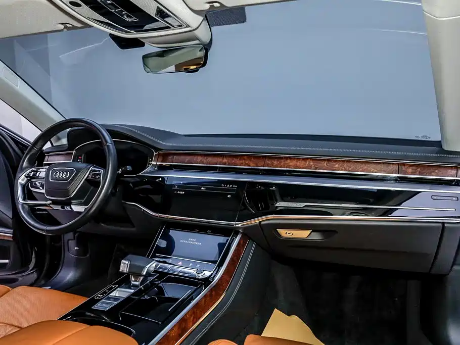Audi A8 2022 — фото 13