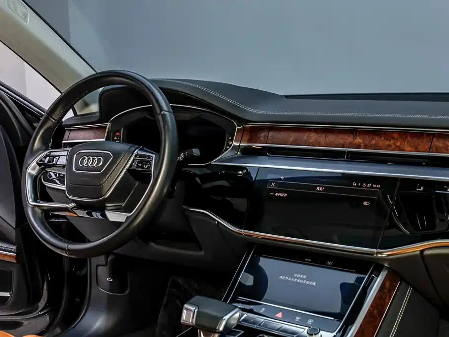 Audi A8 2022 — фото 14