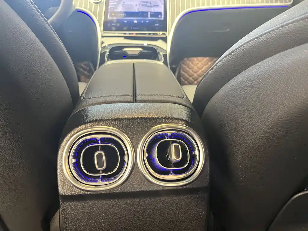 Mercedes-Benz C-Class 2023 — фото 13