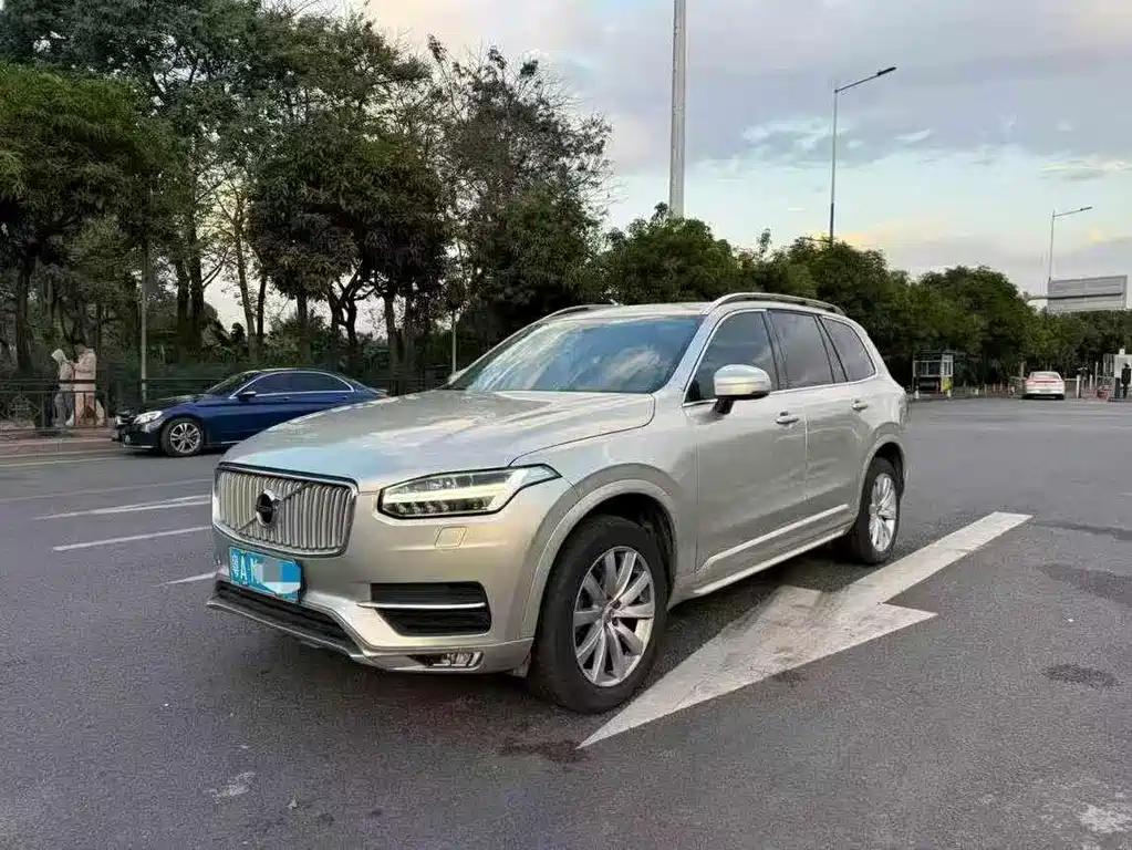 Volvo XC90 2016 — фото 1