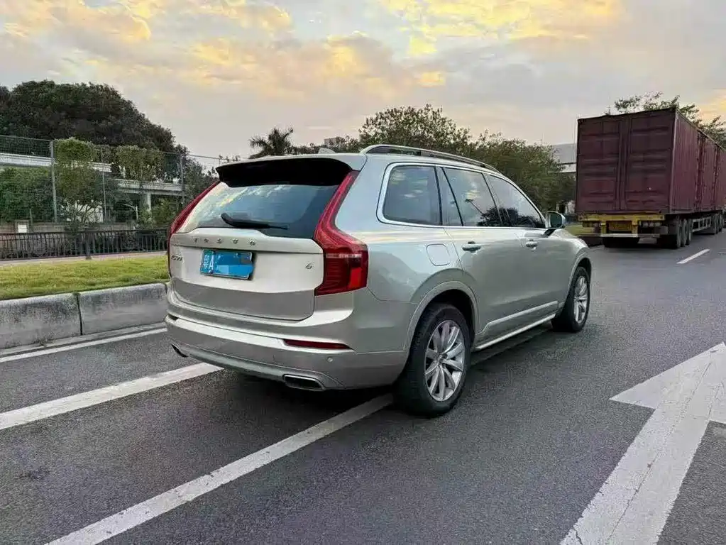 Volvo XC90 2016 — фото 4
