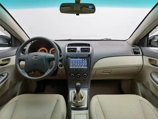 BYD L3 2012