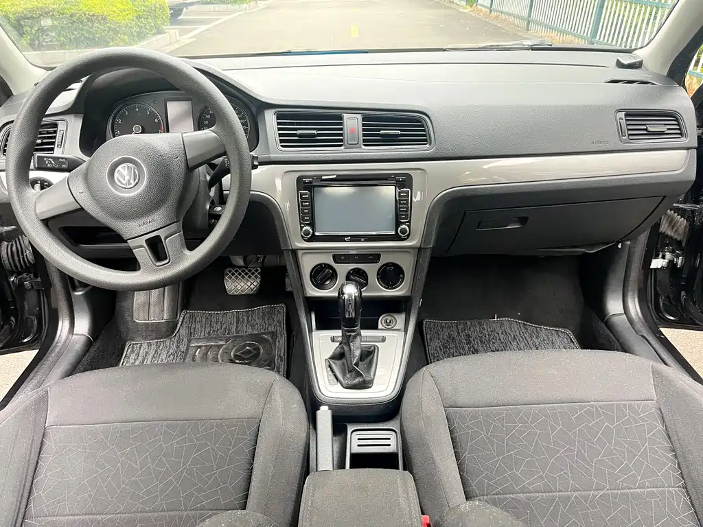 Volkswagen Lavida 2014