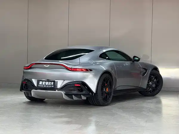 Aston Martin V8 Vantage 2019