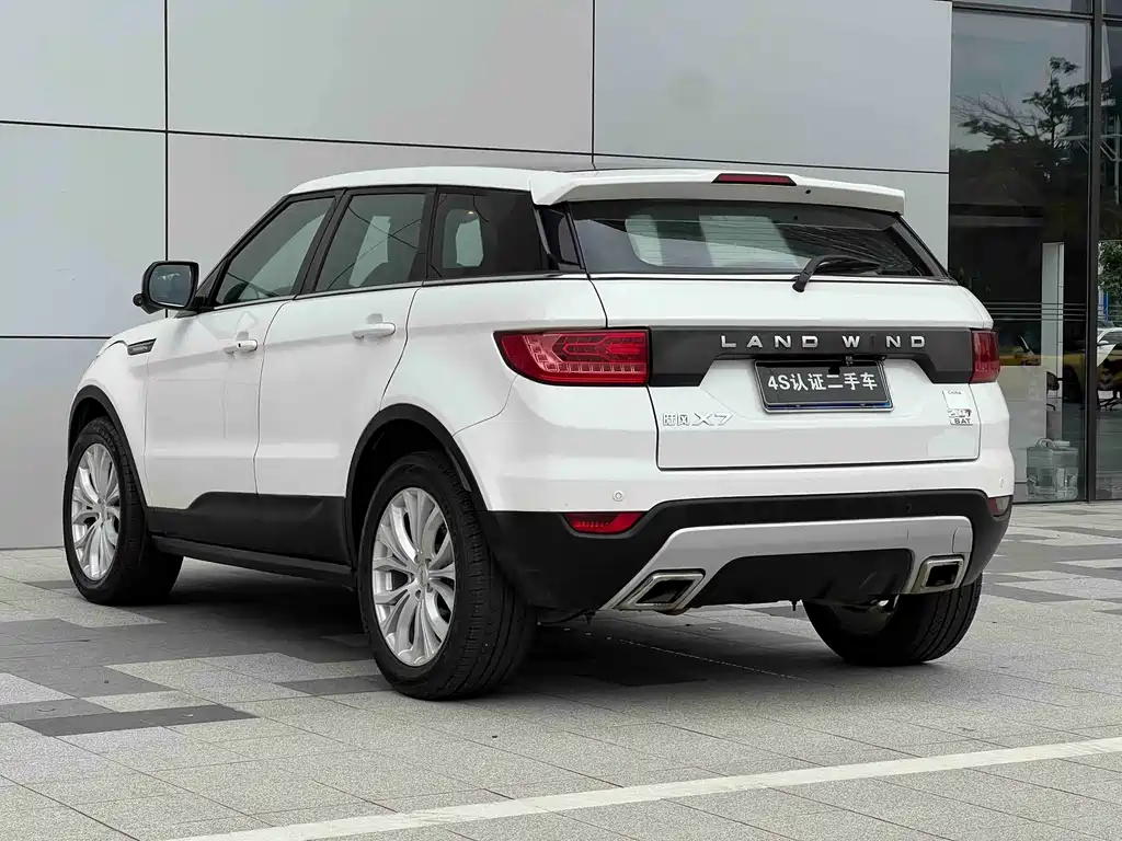Landwind X7 2016 — фото 5