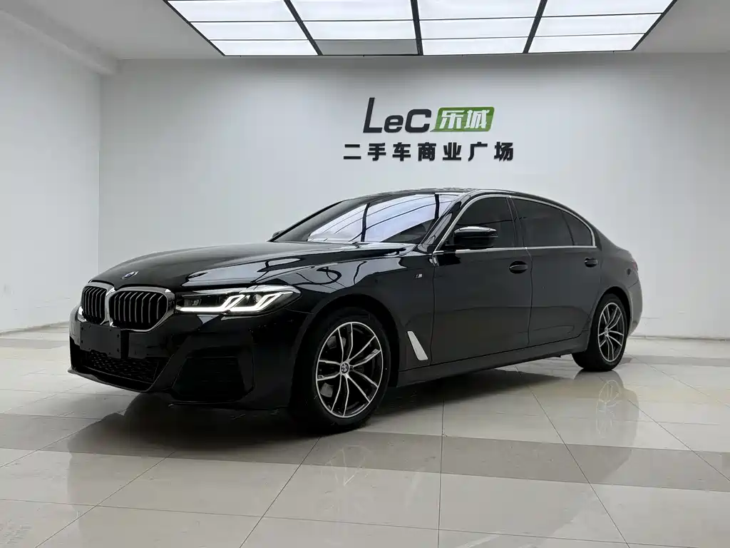 BMW 5 Series 2021 — фото 1