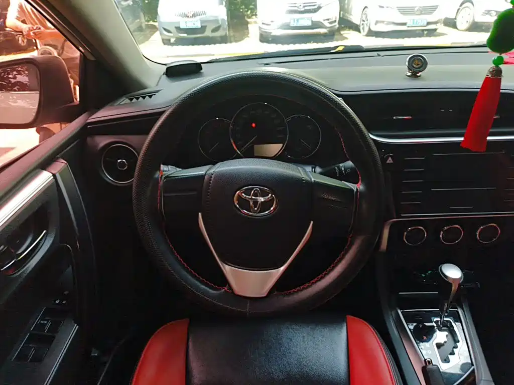 Toyota Corolla 2017 — фото 6