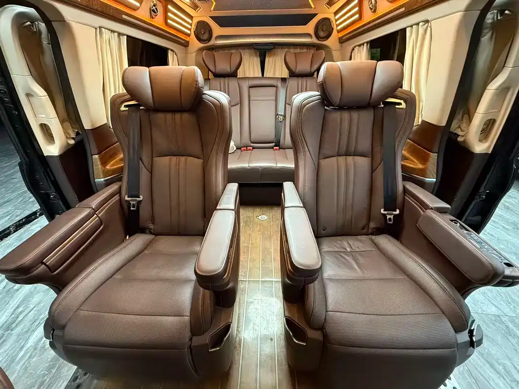Mercedes-Benz V-Class 2019 — фото 10