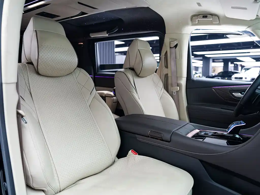 Toyota Alphard 2024 — фото 30