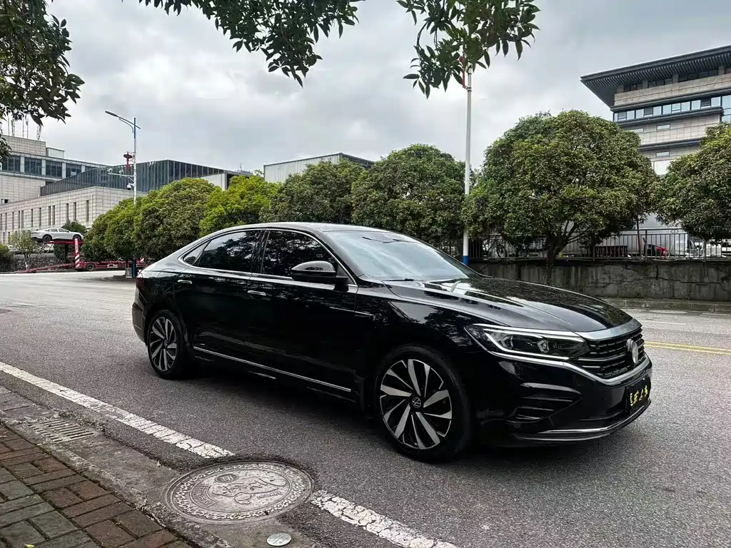 Volkswagen Passat 2024
