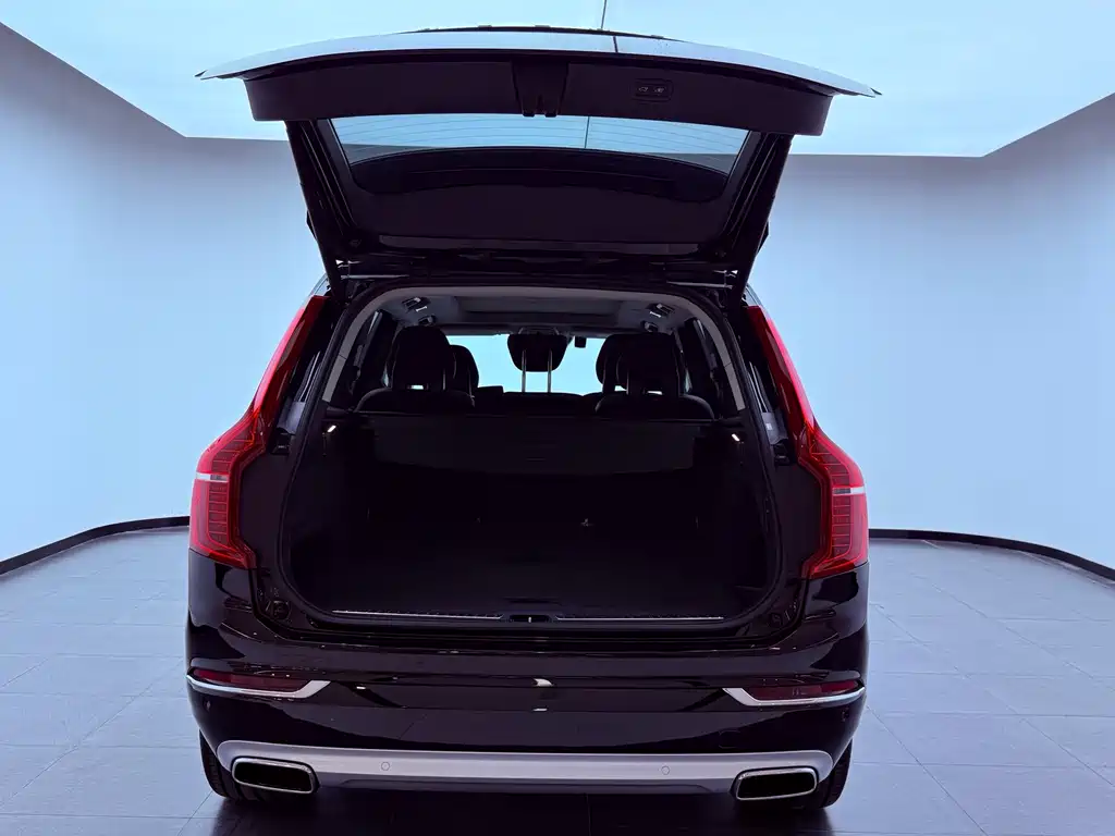 Volvo XC90 2017 — фото 30