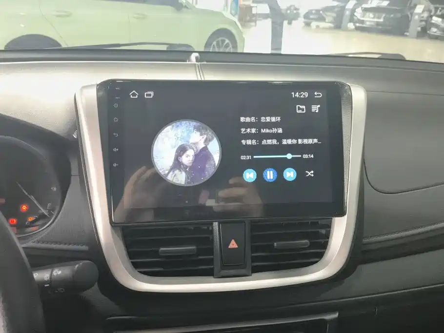 Toyota Yaris L 2016 — фото 13