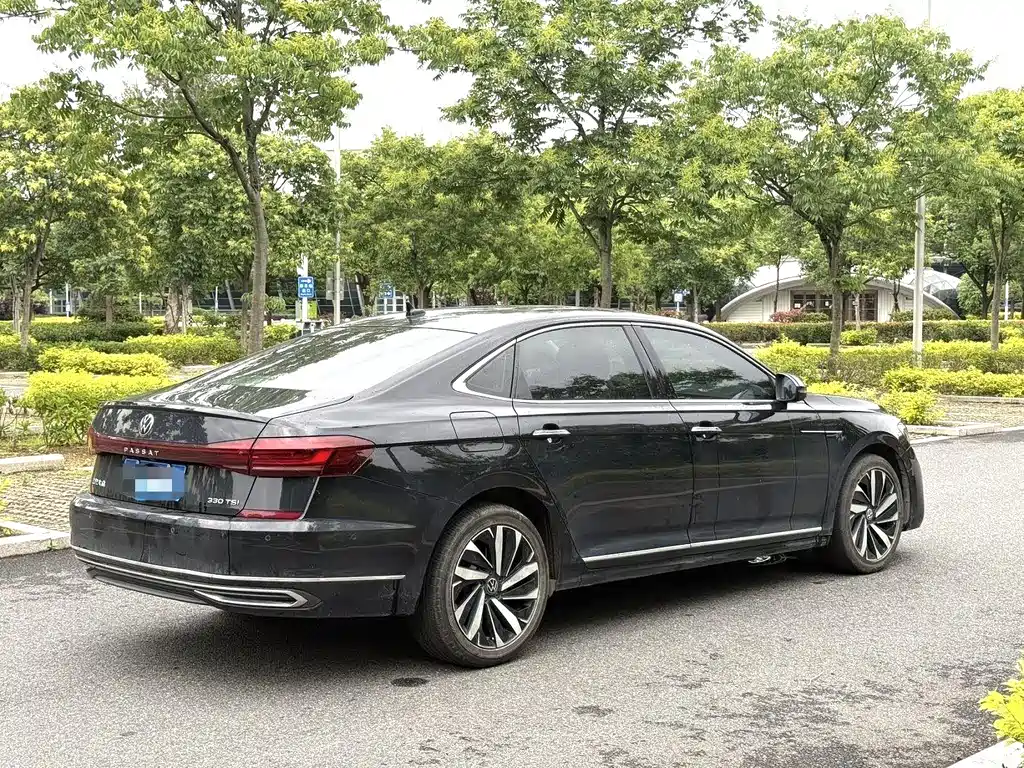 Volkswagen Passat 2022