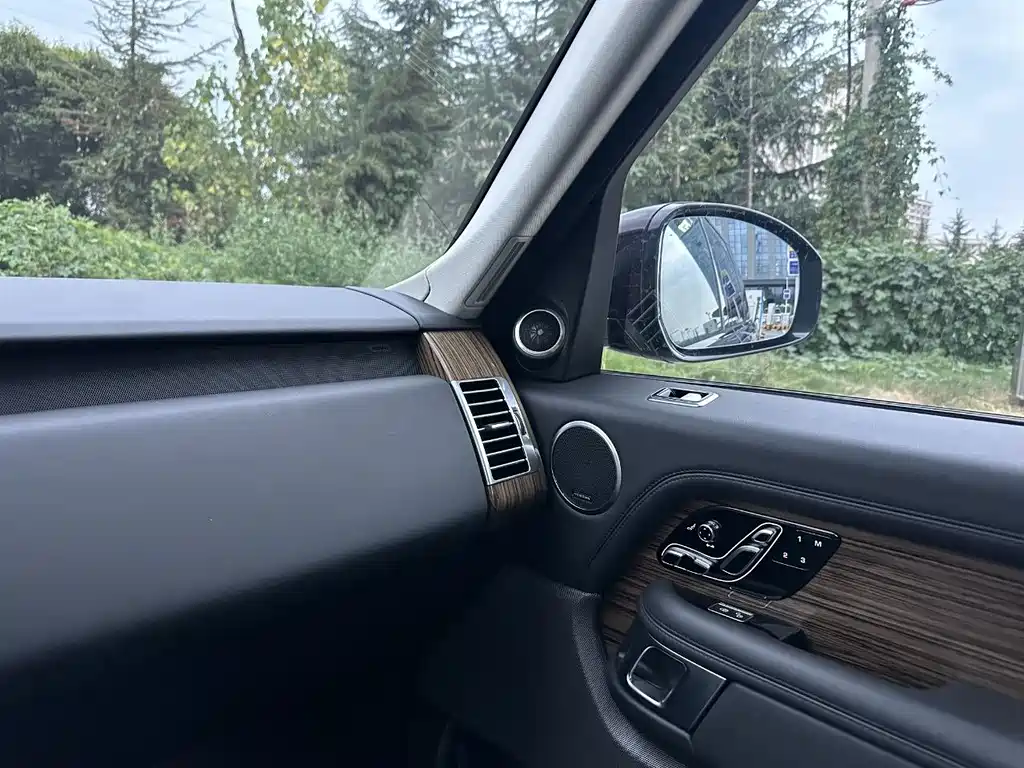 Land Rover Range Rover 2020 — фото 10