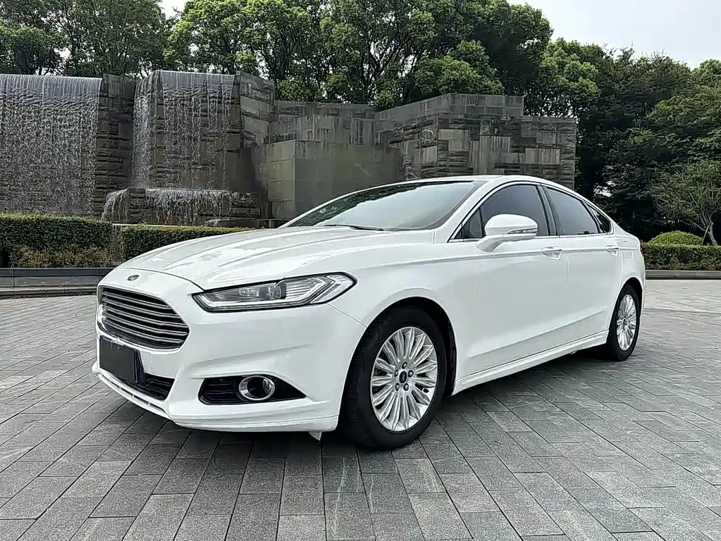 Ford Mondeo 2014 — фото 1