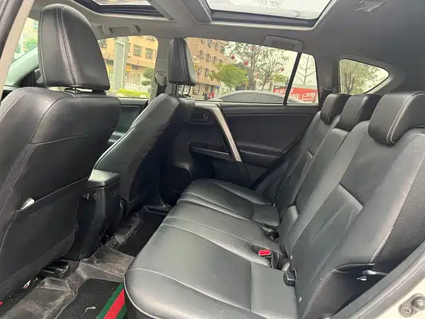 Toyota RAV4 2017
