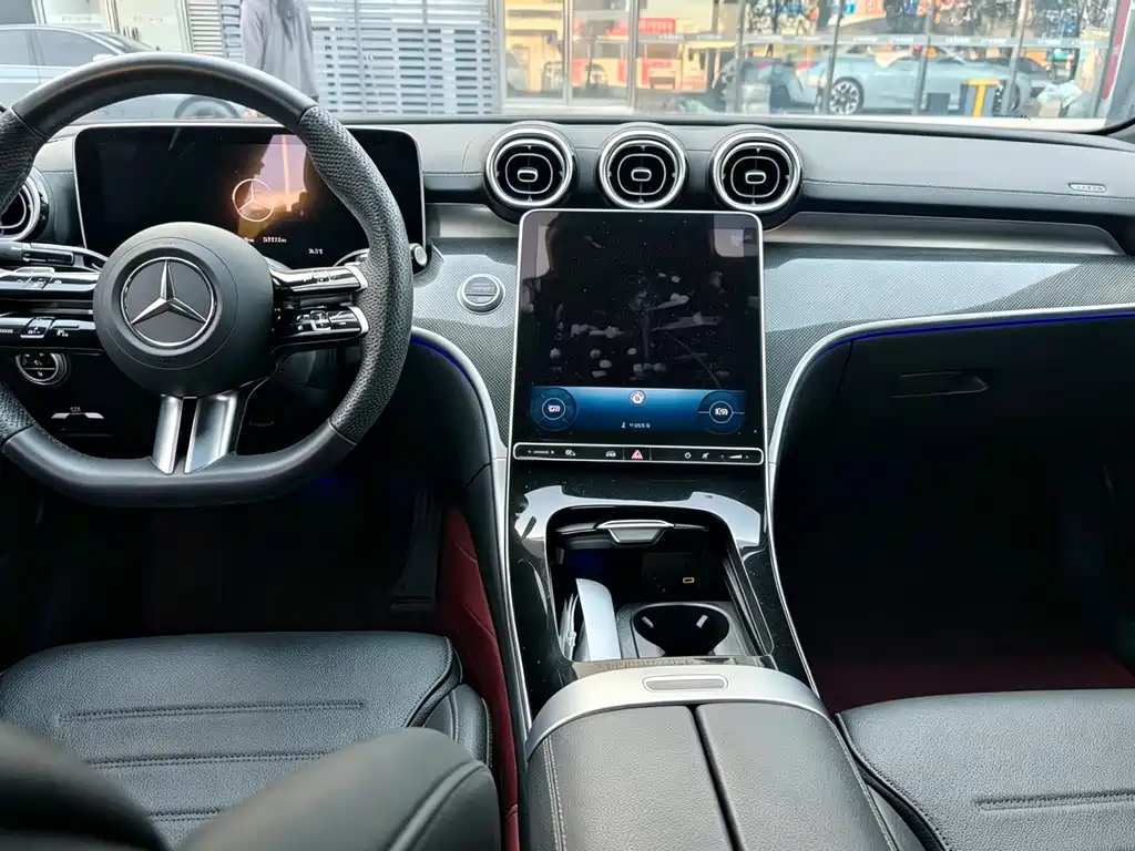 Mercedes-Benz C-Class 2024