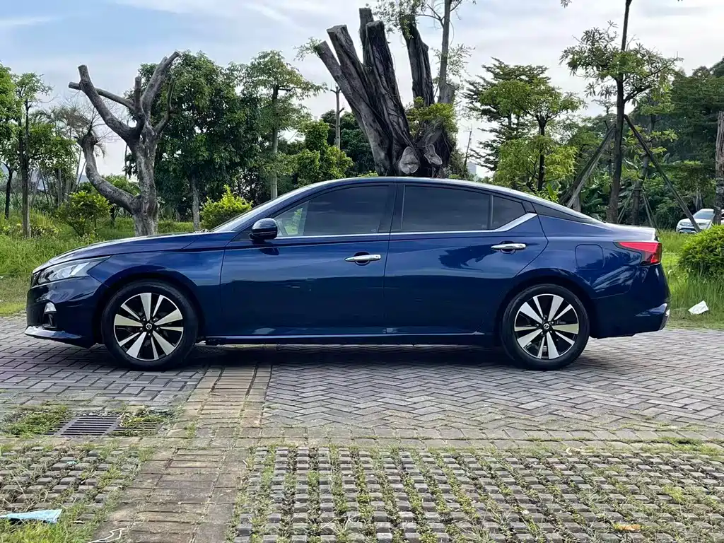 Nissan Teana 2022 — фото 8
