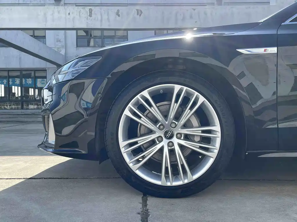 Audi A7L 2026