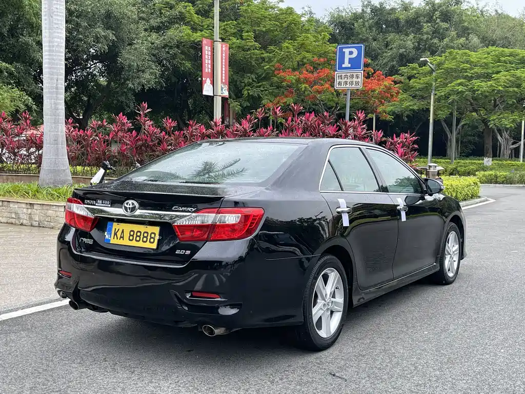 Toyota Camry 2014 — фото 11