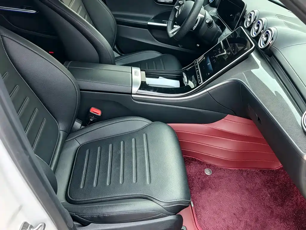 Mercedes-Benz C-Class 2024