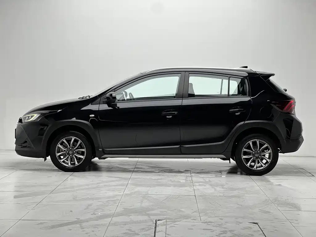 Toyota Yaris L 2021 — фото 24