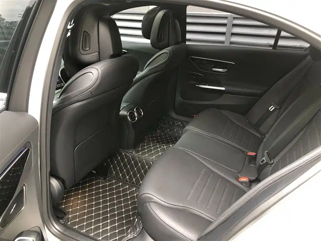 Mercedes-Benz C-Class 2023 — фото 9