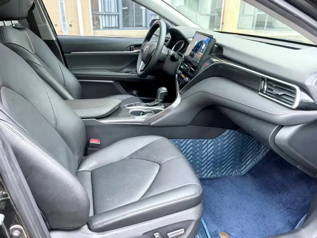 Toyota Camry 2022 — фото 10