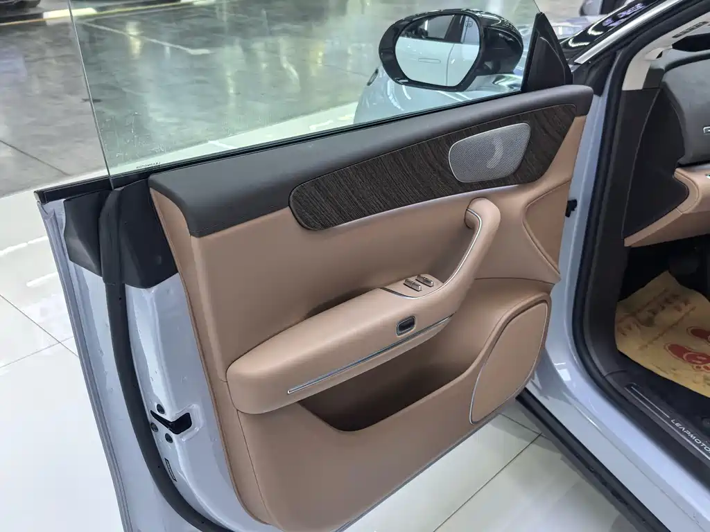 Leapmotor C11 2025