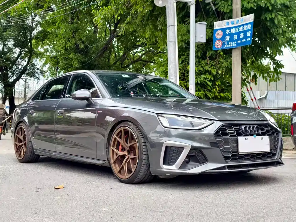Audi A4L 2020