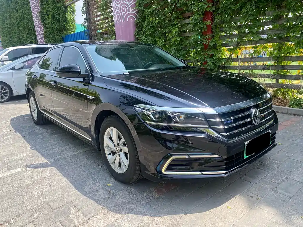 Volkswagen Passat PHEV 2020 — фото 2