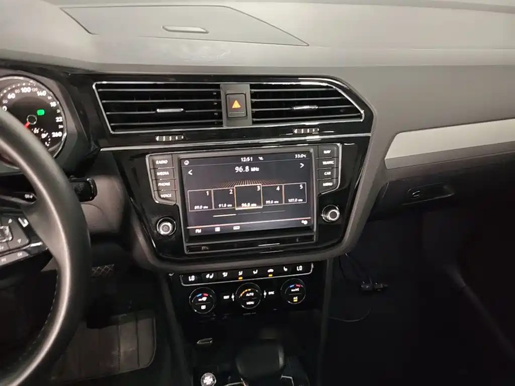 Volkswagen Tiguan L 2017 — фото 13