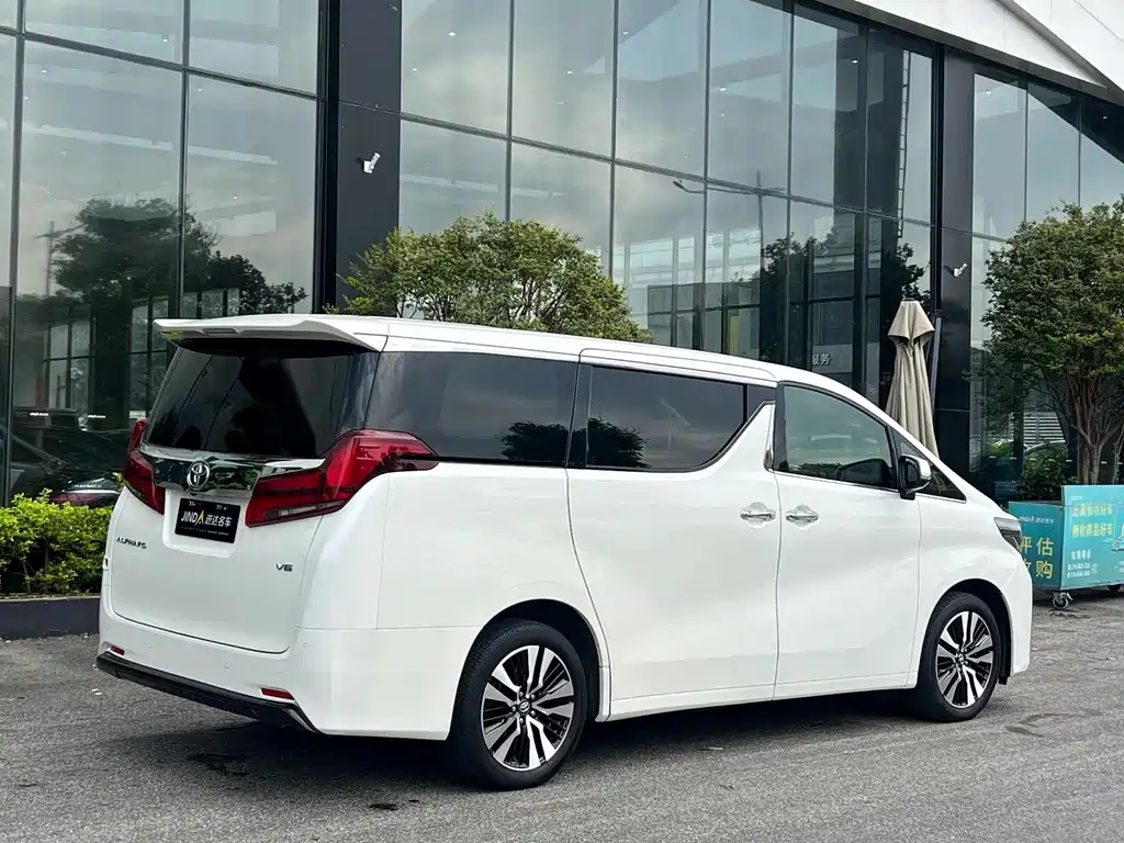 Toyota Alphard 2018 — фото 9