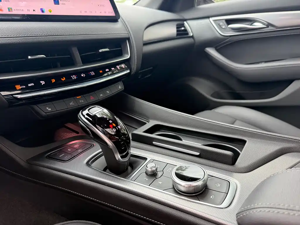 Cadillac CT5 2025 — фото 14