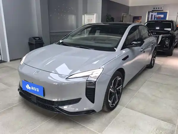 Hongqi EH7 2024