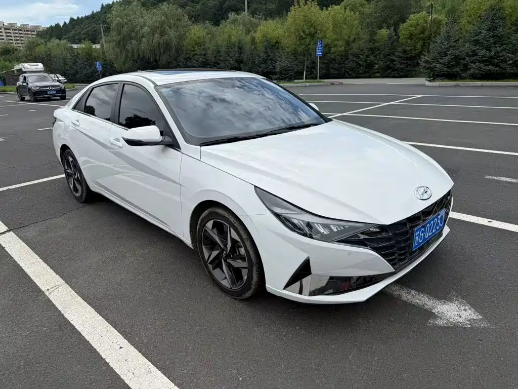 Hyundai Elantra 2023