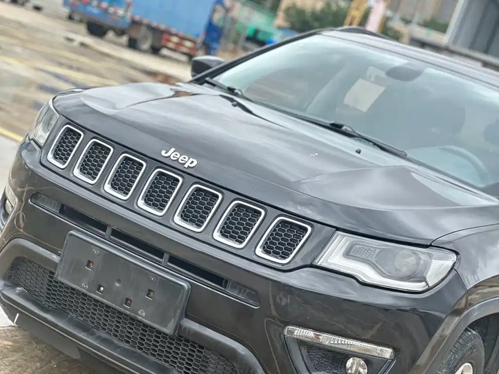 Jeep Compass 2017 — фото 10