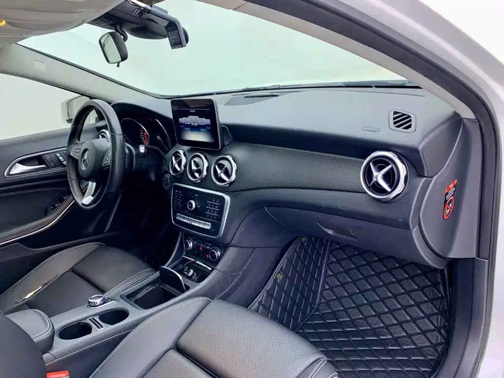 Mercedes-Benz GLA 2019 — фото 16