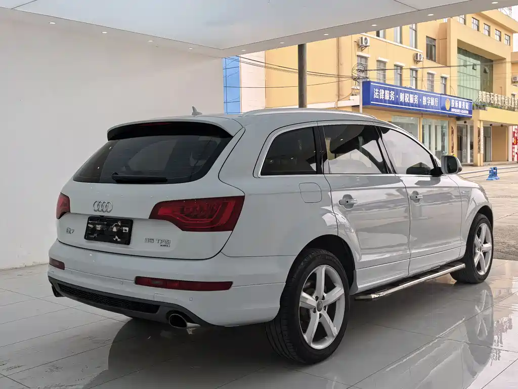 Audi Q7 2015 — фото 18