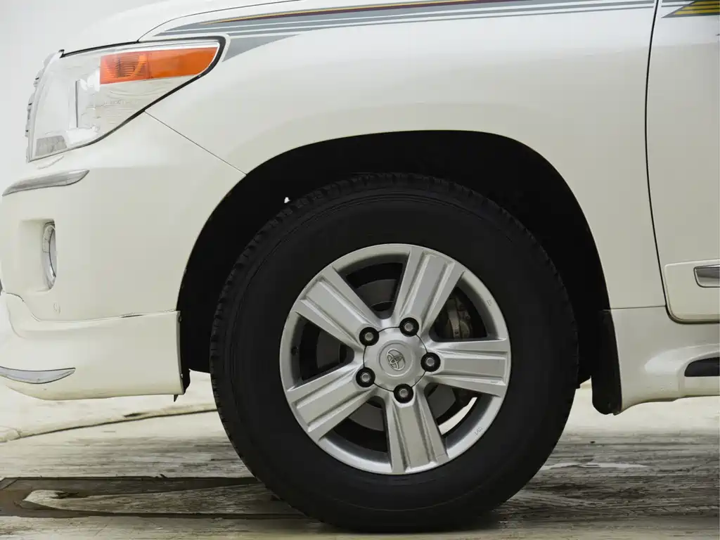 Toyota Land Cruiser 2015