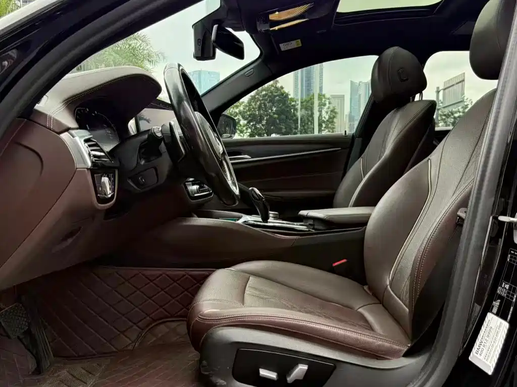 BMW 5 Series 2021