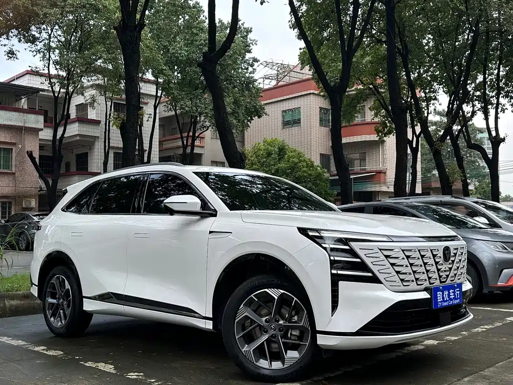 Changan CS75 PLUS 2025 — фото 3
