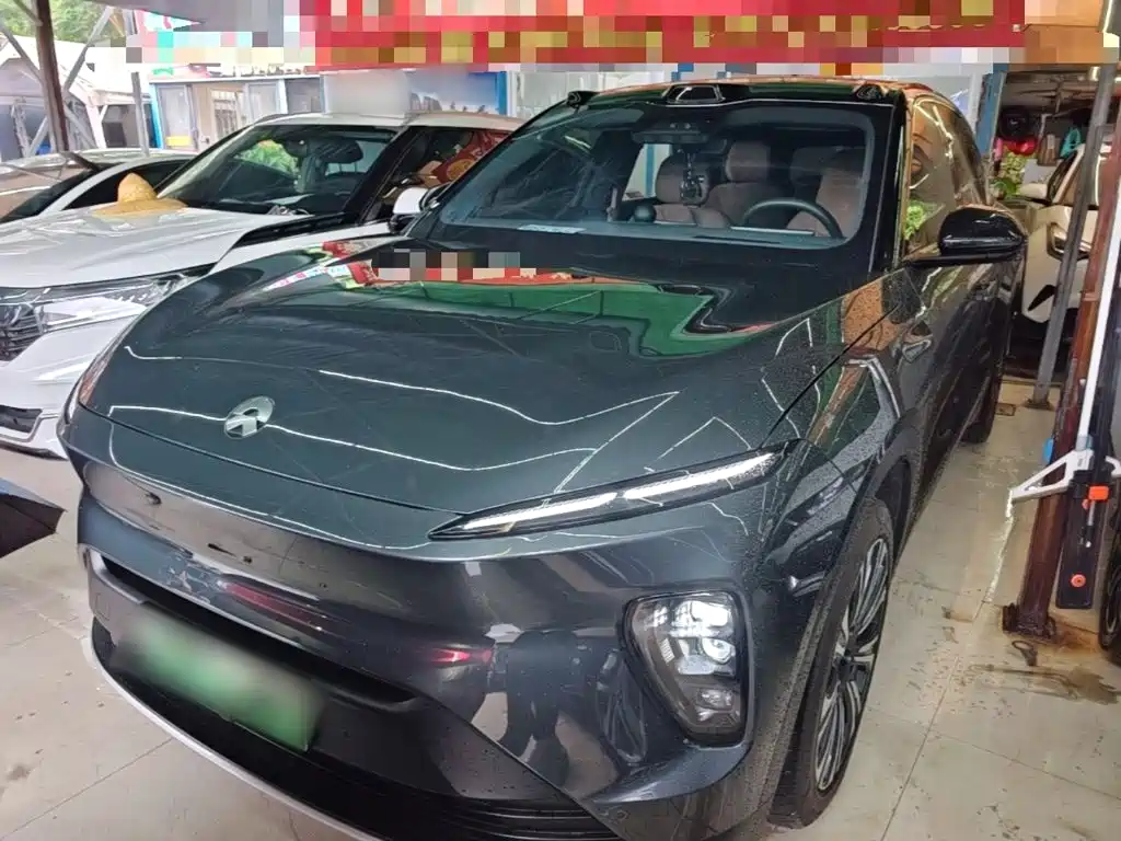 NIO ES8 2024