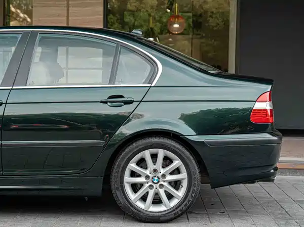 BMW 3 Series 2004