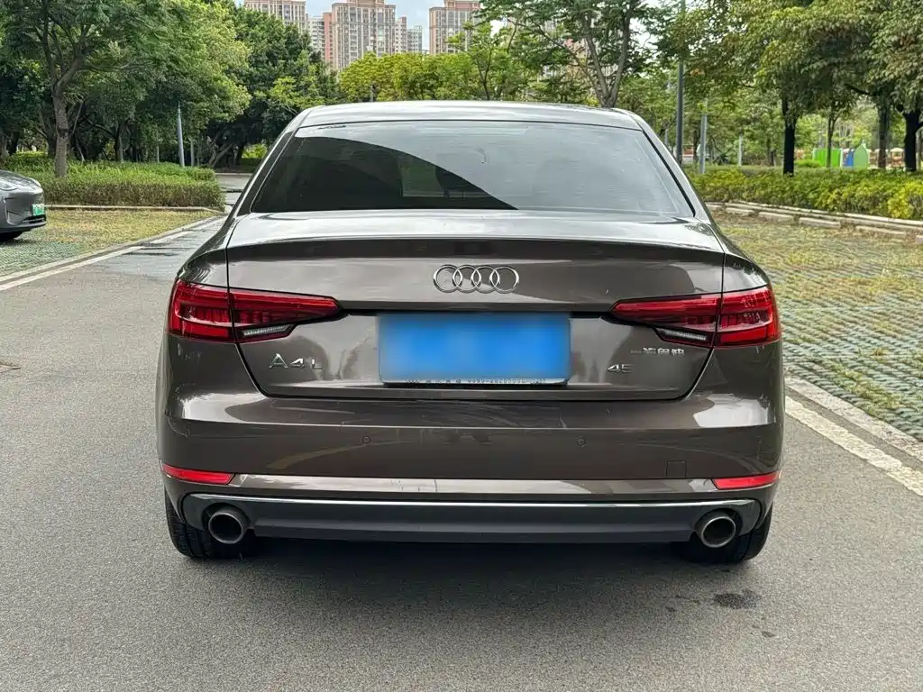 Audi A4L 2016