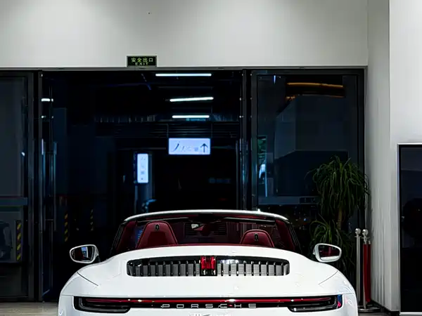 Porsche 911 2023